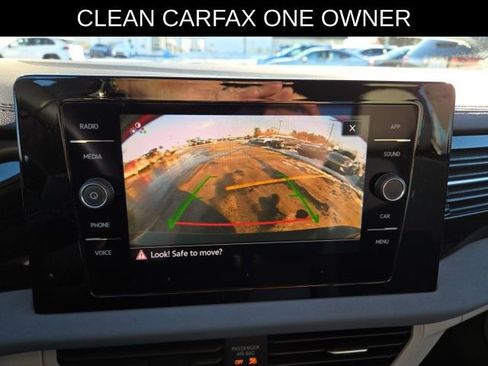 Used 2025 Volkswagen Jetta SE image 14