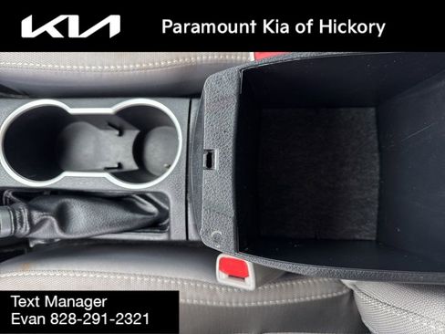 Used 2019 Toyota Corolla L image 24