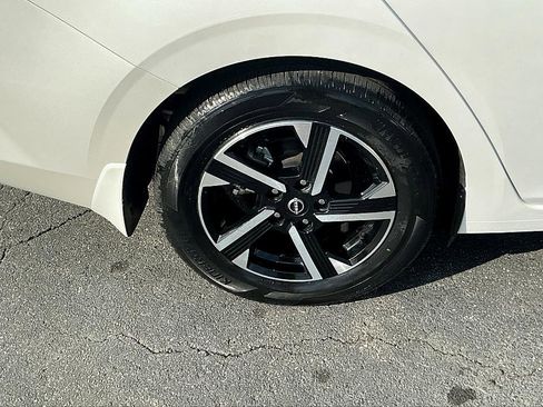 Used 2024 Nissan Sentra SV image 9