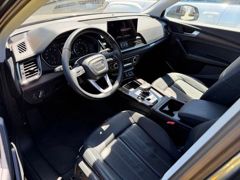 Used 2023 Audi Q5 2.0T Premium w/ Convenience Package AWD/4WD image 8