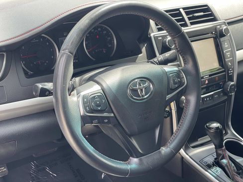 Used 2017 Toyota Camry XSE w/ Moonroof Package image 4