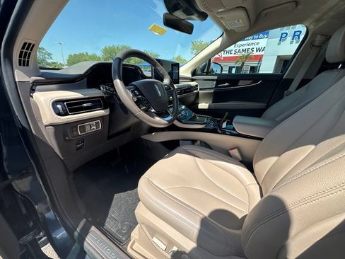 Used 2023 Lincoln Nautilus AWD w/ Premium Package image 13