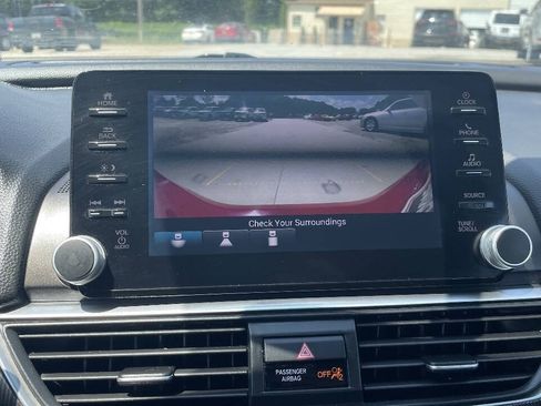 Used 2018 Honda Accord Sport image 29