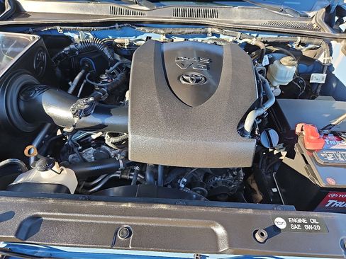 Used 2019 Toyota Tacoma TRD Sport image 27