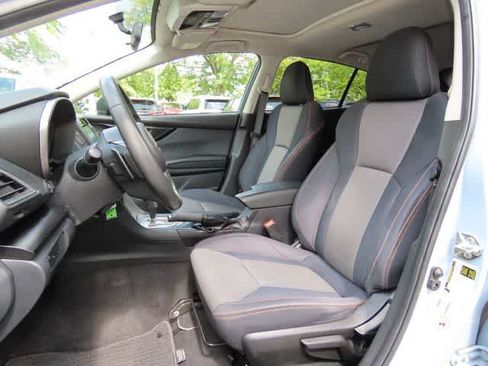 Used 2019 Subaru Crosstrek 2.0i Premium w/ Moonroof Package AWD/4WD image 12