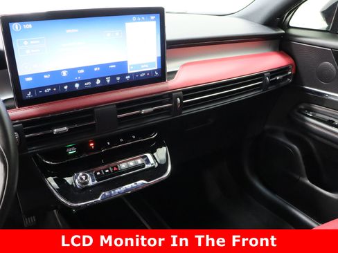 Used 2024 Lincoln Corsair Reserve w/ Equipment Group 201A image 16