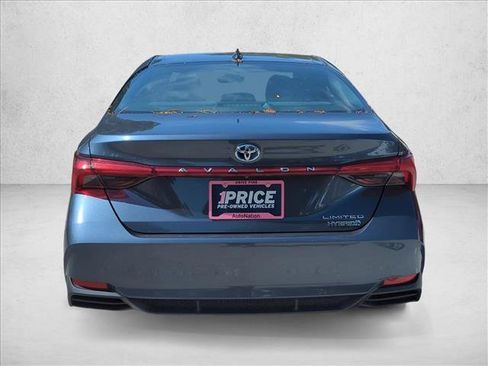 Used 2019 Toyota Avalon Limited w/ All Weather Liner Package FWD image 6