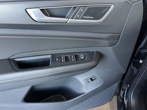 Certified 2024 Volkswagen Atlas Cross Sport SEL Premium R-Line image 19