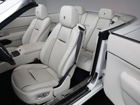 Certified 2018 Rolls-Royce Dawn image 31