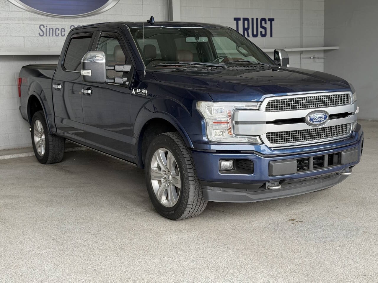 Used 2019 Ford F150 Platinum w/ Equipment Group 701A Luxury AWD/4WD image 3