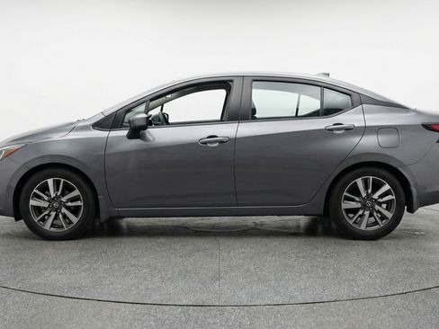 Used 2025 Nissan Versa SV image 5