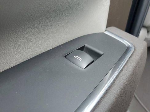 New 2025 GMC Sierra 2500 SLT w/ SLT Convenience Package image 15