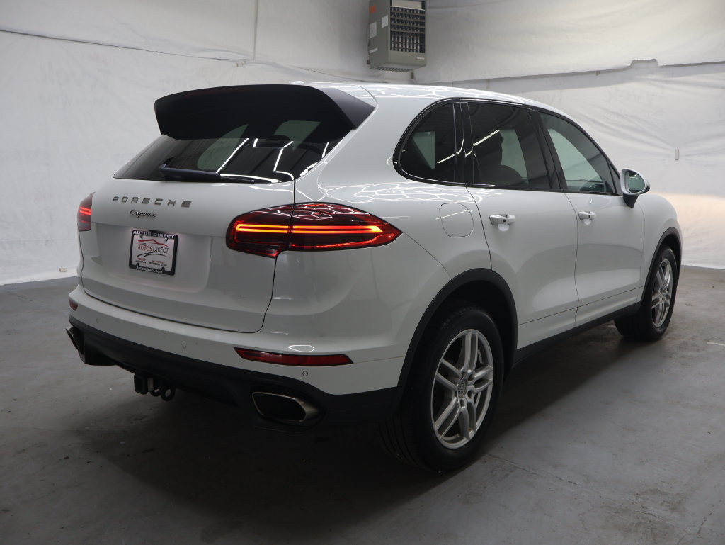 Used 2018 Porsche Cayenne w/ Premium Package AWD/4WD image 7