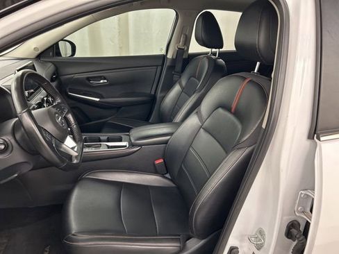 Used 2022 Nissan Sentra SR w/ SR Premium Package FWD image 6