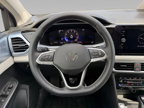 New 2025 Volkswagen Taos SE image 12