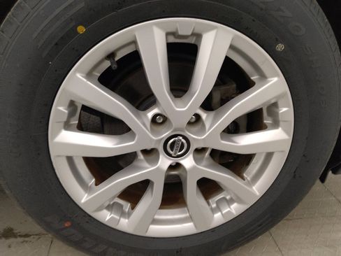 Used 2019 Nissan Rogue SV FWD image 31