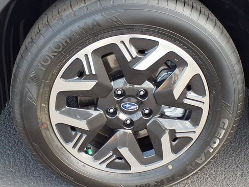 Certified 2025 Subaru Forester w/ Convenience Package #2 image 13