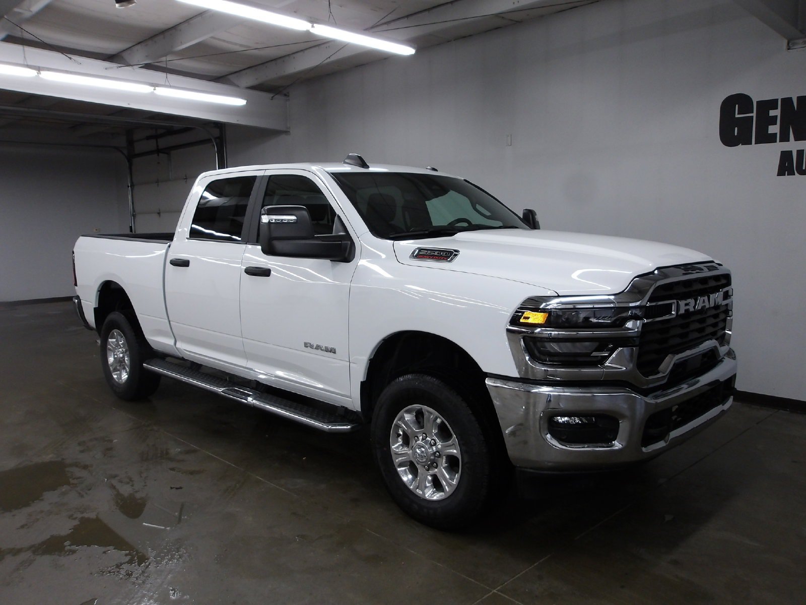 Used 2026 RAM 2500 Big Horn AWD/4WD image 4