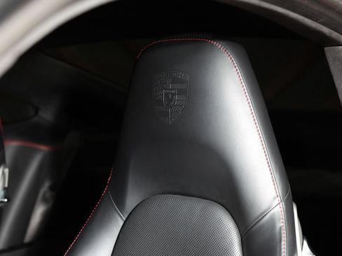 Used 2019 Porsche 911 Carrera 4 AWD/4WD image 34