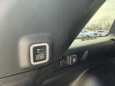 Used 2023 Jeep Grand Cherokee Altitude image 37