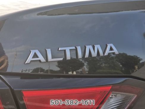 Used 2025 Nissan Altima 2.5 SV FWD image 16