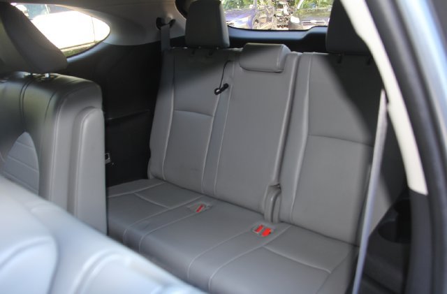 Used 2022 Toyota Highlander XLE AWD/4WD image 35