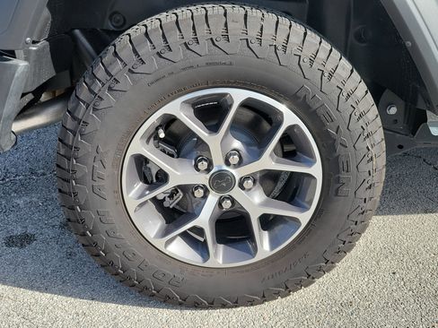 Used 2024 Jeep Wrangler Sport S image 5