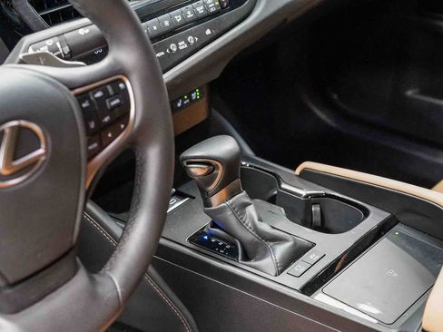 Used 2025 Lexus ES 300h F Sport w/ Accessory Package (Z1) FWD image 24