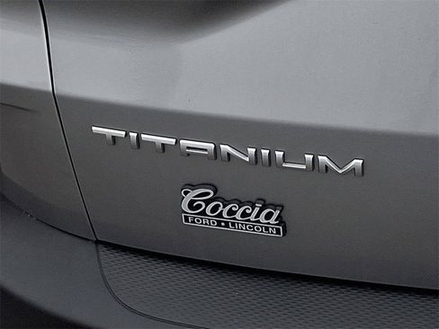 Certified 2022 Ford Escape Titanium image 32