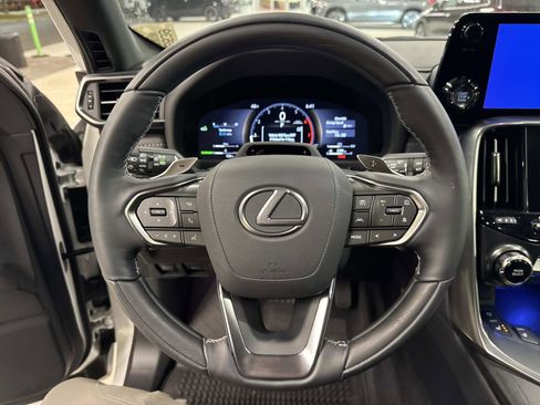 Certified 2025 Lexus LX 600 4WD w/ Luxury Package image 29