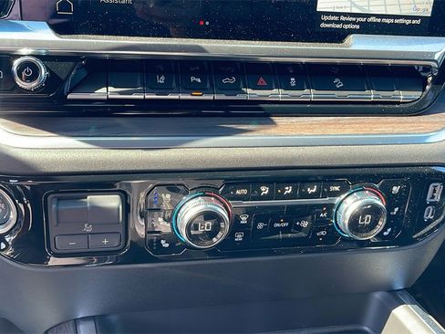 New 2025 GMC Sierra 2500 SLT w/ SLT Premium Package image 21