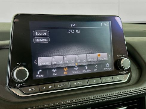 Used 2024 Nissan Rogue SV image 21