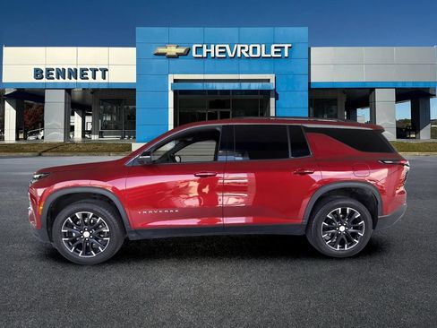 Used 2025 Chevrolet Traverse LT w/ Enhanced Driving Package FWD image 3