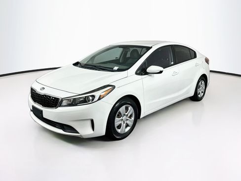 Used 2018 Kia Forte LX FWD image 3