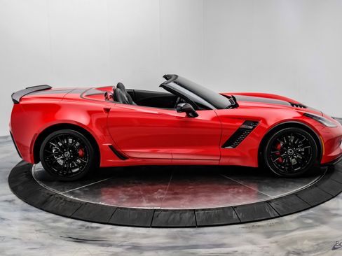 Used 2015 Chevrolet Corvette Z06 w/ 3LZ Preferred Equipment Group image 23