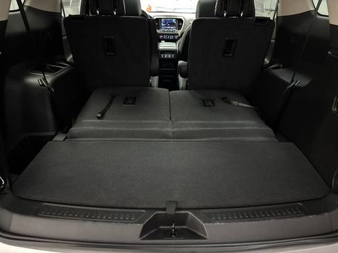 Used 2019 GMC Acadia Denali w/ Technology Package FWD image 23