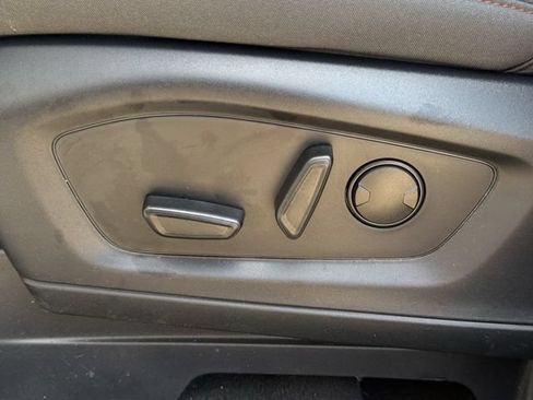 Used 2025 Ford Explorer Active RWD image 23