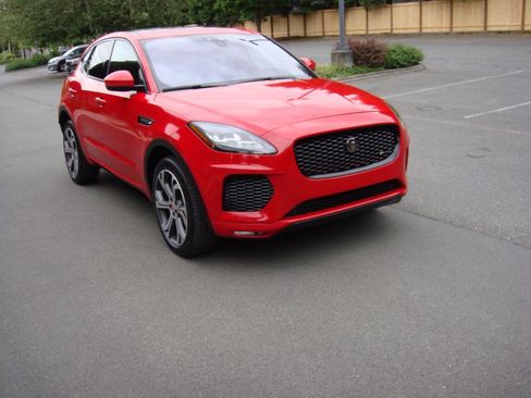 Used 2018 Jaguar E-PACE First Edition image 4