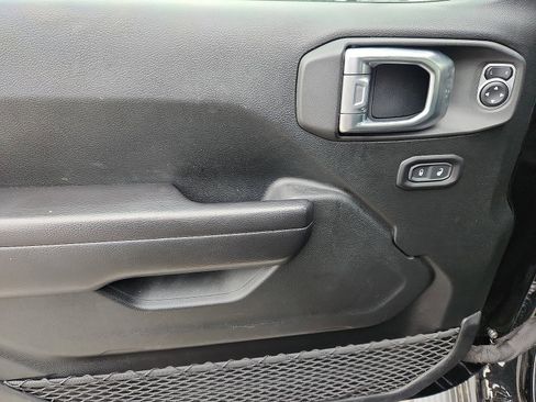 Used 2020 Jeep Gladiator Rubicon image 10