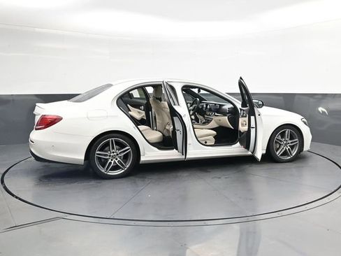 Used 2019 Mercedes-Benz E 300 image 30