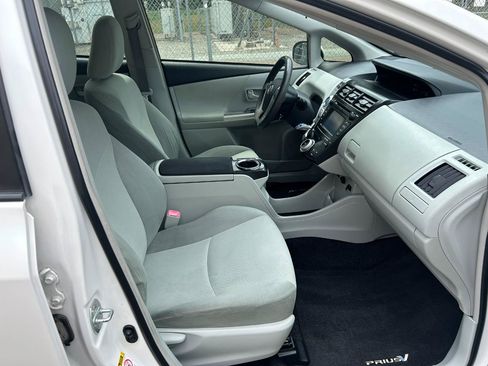 Used 2013 Toyota Prius V Three FWD image 9