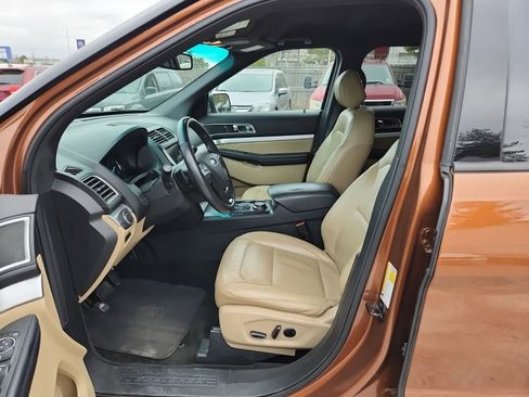 Used 2017 Ford Explorer XLT w/ Equipment Group 202A image 15