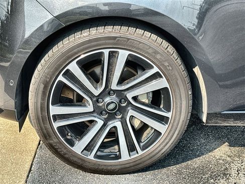 Certified 2023 Land Rover Range Rover SE image 10