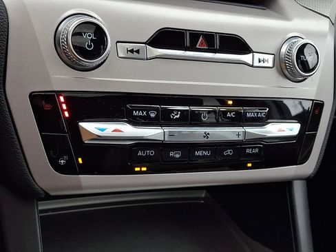 Certified 2023 Ford Explorer XLT w/ Equipment Group 202A AWD/4WD image 19