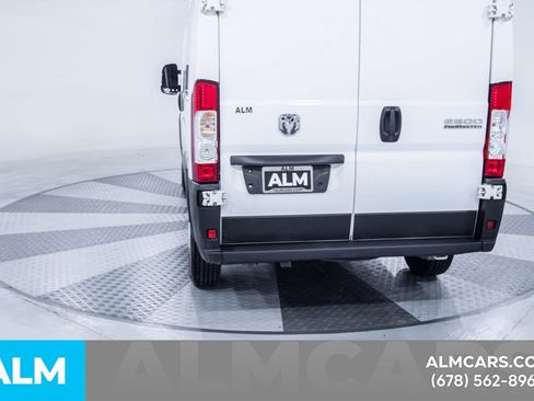 Used 2025 RAM ProMaster 2500 w/ Convenience Group FWD image 8