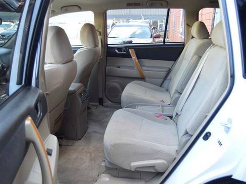 Used 2010 Toyota Highlander 4WD Hybrid w/ Extra Value Pkg 2 image 30