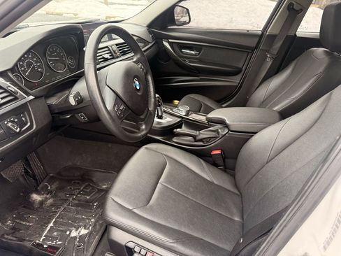 Used 2018 BMW 320i xDrive Sedan w/ Premium Package image 10