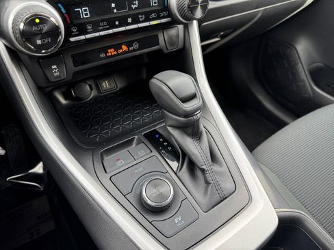 Used 2025 Toyota RAV4 LE image 36