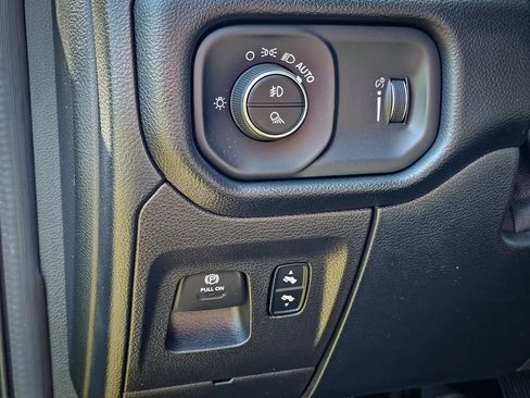 Used 2020 RAM 1500 Big Horn AWD/4WD image 14