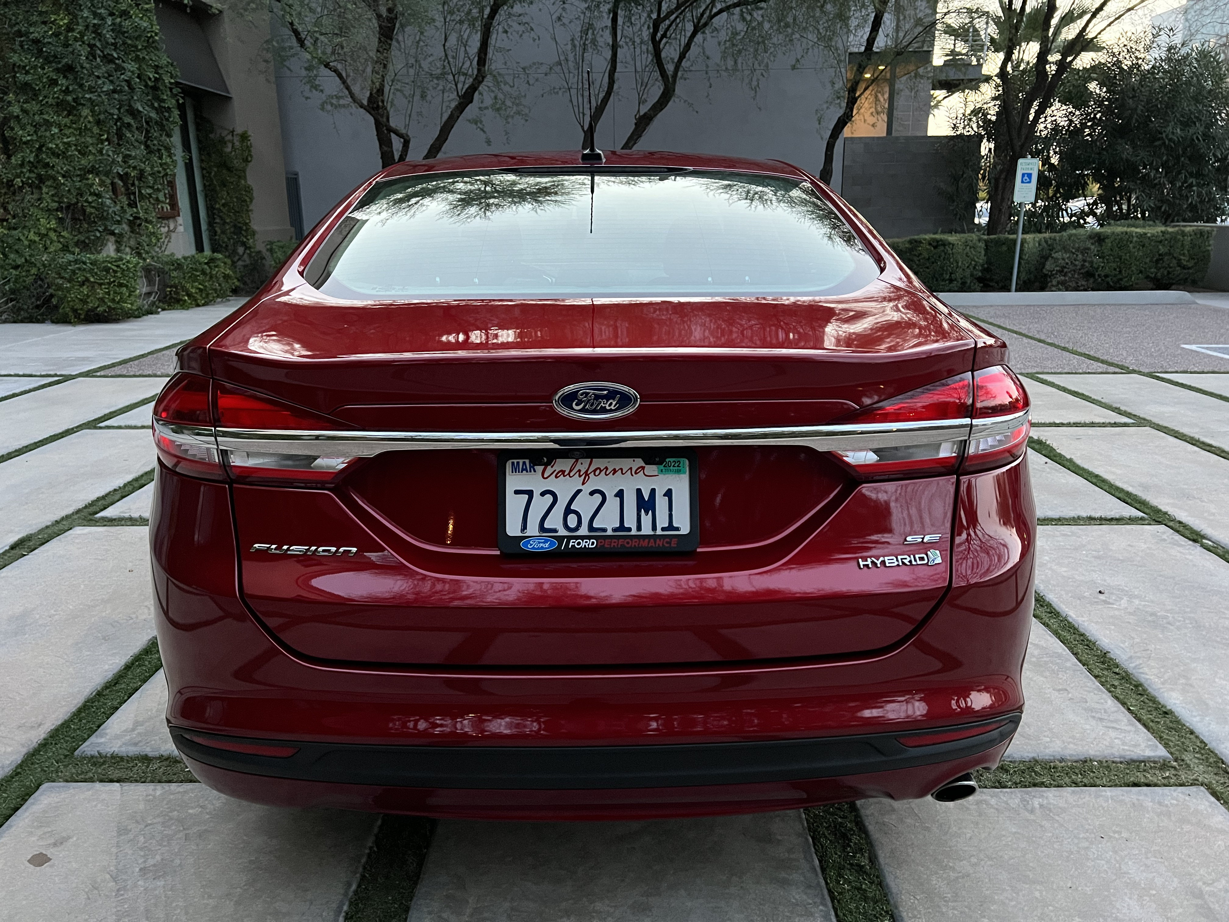 Used 2018 Ford Fusion SE FWD image 5